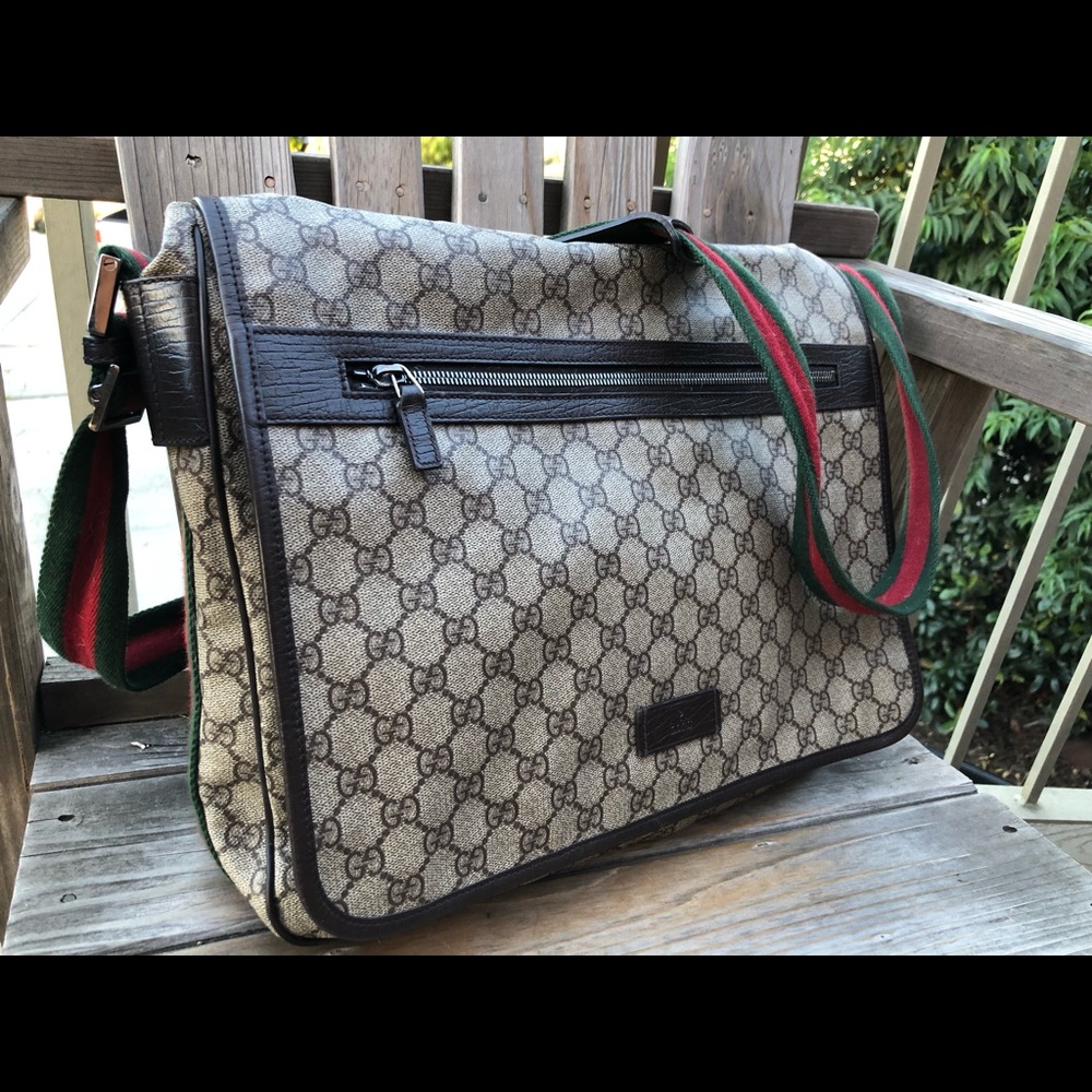 Authentic GUCCI Messenger/ Computer Bag